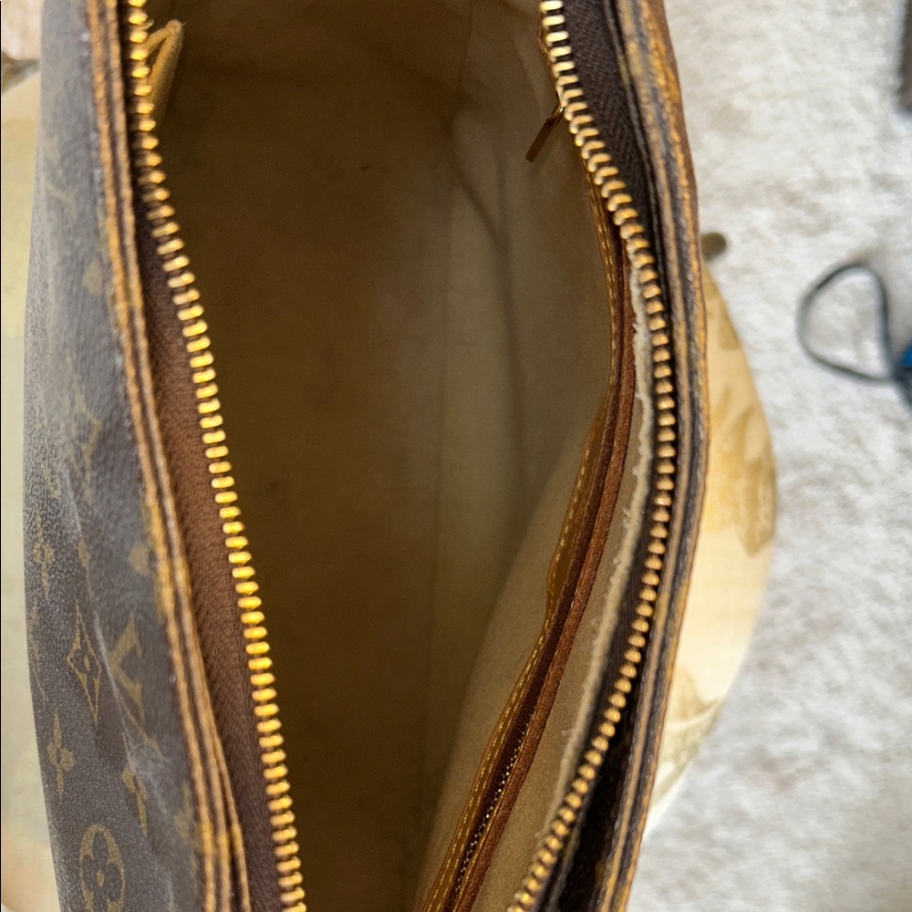 Louis Vuitton Dark Brown Monogram Looping Bag - Picture 11 of 16